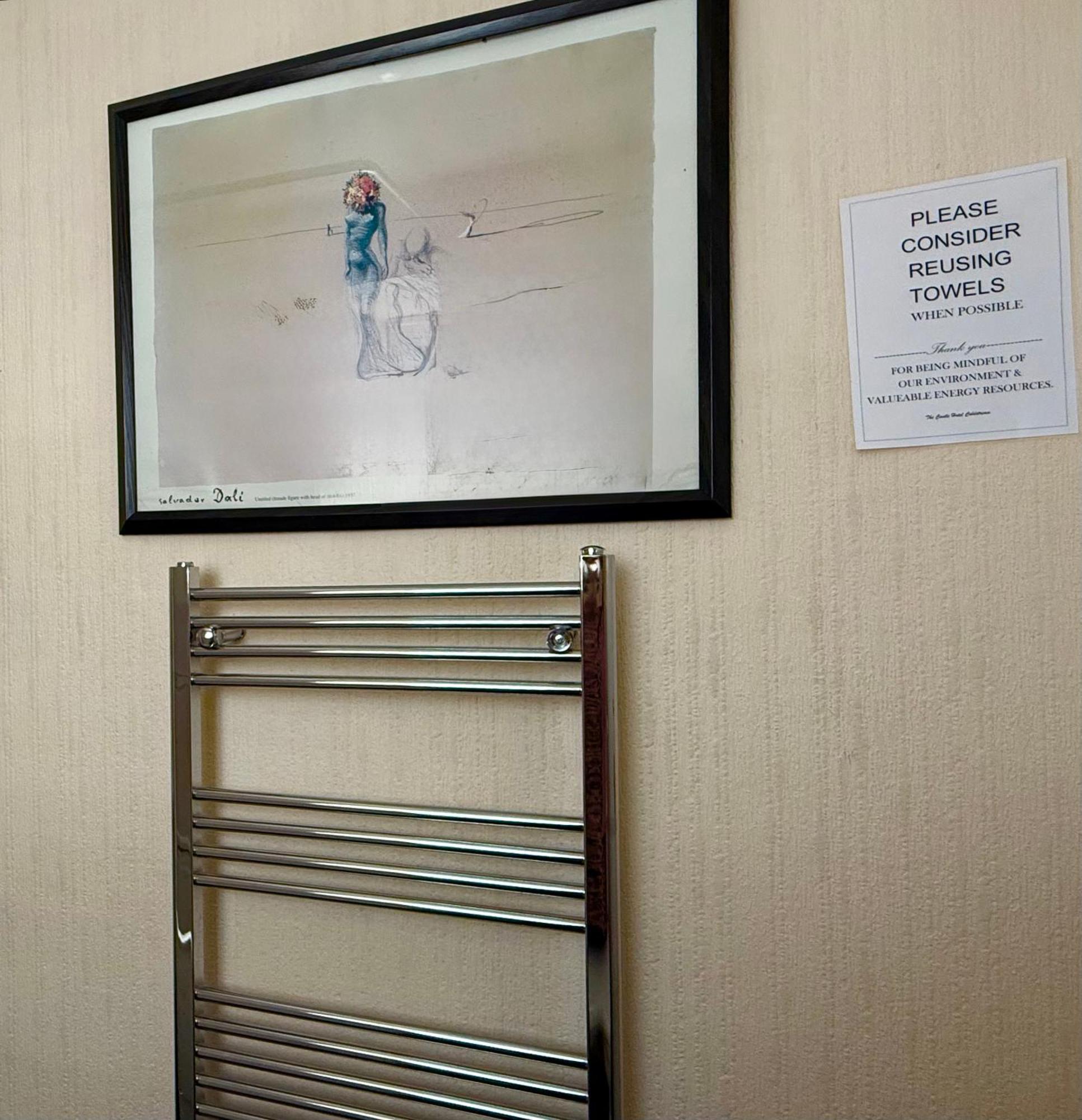 Self Check In Room Accommodation Only The Castle, קולדסטרים מראה חיצוני תמונה